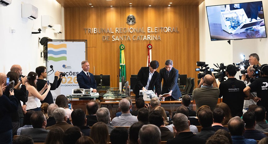 O equipamento foi aberto ao vivo pela primeira vez em Santa Catarina