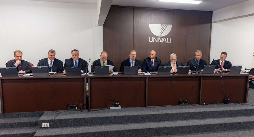 Sessão jurisdicional aconteceu no auditório do curso de Direito da UNIVALI, em Itajaí