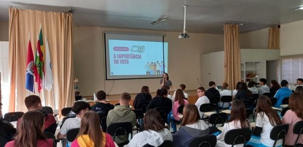 Ação ZE83 1 Capa Ação da ZE83 de Santa Catarina com jovens.