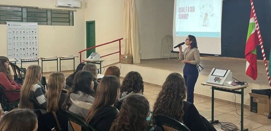 Ação da ZE83 de Santa Catarina com jovens. 
