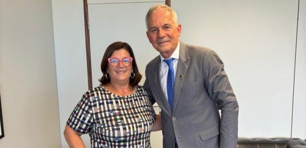 Desembargadores Andréa Pachá (secretária-geral do TSE) e Carlos Alberto Civinski (presidente do TRE-SC) Desembargadores Andréa Pachá (secretária-geral do TSE) e Carlos Alberto Civinski (presidente do ...