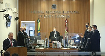 Transmissão é feita ao vivo pelo canal do TRE-SC no YouTube