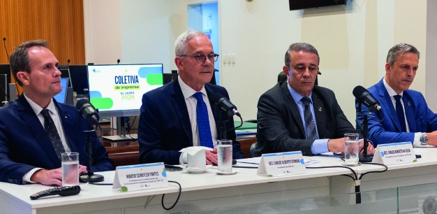 Da esquerda para a direita, Márcio Schiefler Fontes, presidente do Comitê Gestor de Enfrentament...