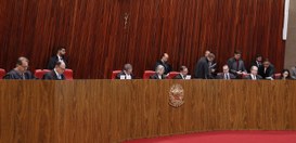 Foto: Alejandro Zambrana/Secom/TSE - Sessão plenária do TSE - 04.12.2025