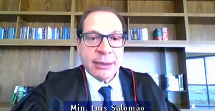 Ministro Luis Felipe Salomão durante sessão plenária do TSE por videoconferência 