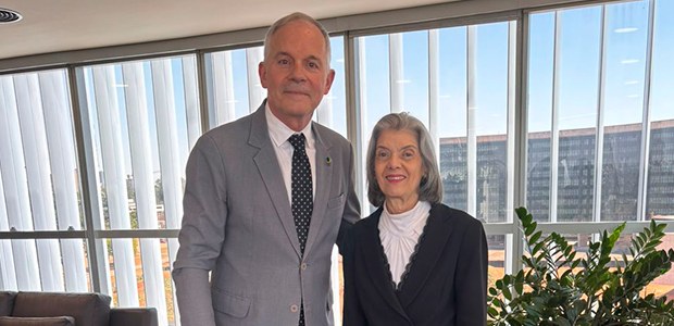 Presidente do TRE-SC, desembargador Carlos Alberto Civinski, participa de reunião com presidente...