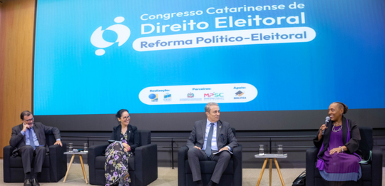 Ministra do TSE, Vera Lúcia, foi painelista sobre Cota de Gênero e Grupos Minorizados, ao lado d...