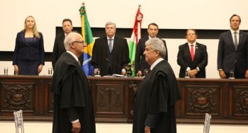 TRE-SC Imprensa Posse novo presidente 2020 Novo presidente tomando posse