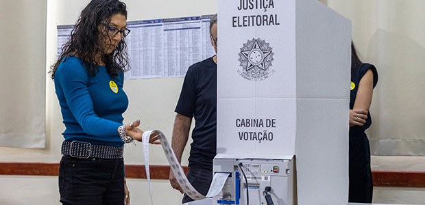 Mesária nas Eleições 2026