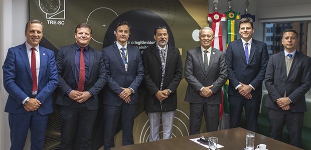 Presidente do TRE-SC recebe superintendente da Polícia Federal