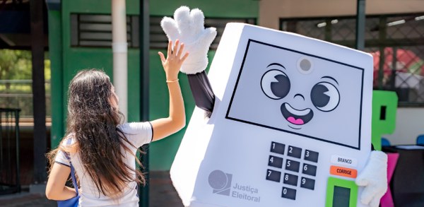 TRE-SC promove ações de cidadania e orientação eleitoral em Chapecó2