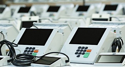 Urnas eletrônicas modelo UE 2020 Urnas eletrônicas modelo UE 2020