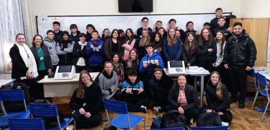 Ação da ZE83 de Santa Catarina com jovens. 