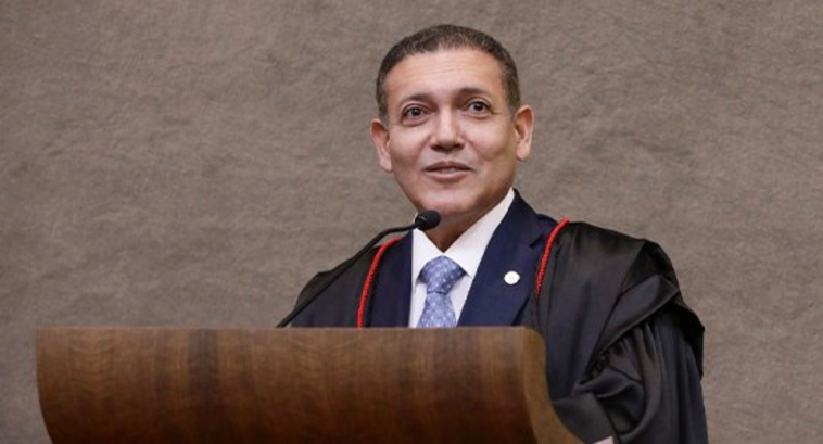 Ao tomar posse na Presidência do TSE, Nunes Marques defende a vontade soberana do povo nas urnas