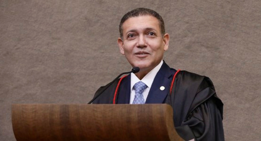 Ao tomar posse na Presidência do TSE, Nunes Marques defende a vontade soberana do povo nas urnas