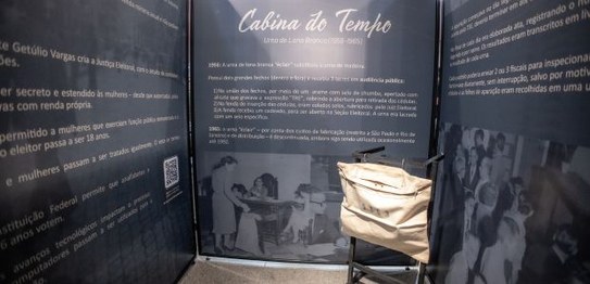 Justiça Eleitoral catarinense realiza a exposição “Cabina do Tempo”