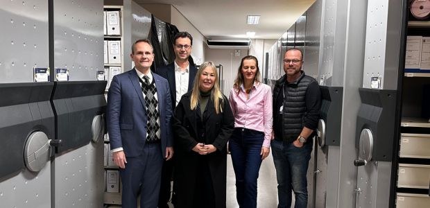 Comissões de Gestão da Memória do TRE-SC e do TJSC realizam visita técnica às instalações do Arquivo Central Comissões de Gestão da Memória do TRE-SC e do TJSC realizam visita técnica às instalações do Arq...