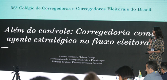 Corregedoria do TRE-SC apresenta painel sobre fiscalização no fluxo eleitoral durante 56º Encont...