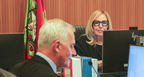Desembargadora Maria do Rocio Luz Santa Ritta preside sua última sessão no Pleno do TRE-SC