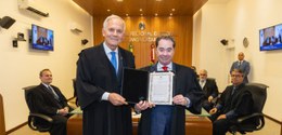 Desembargador Jaime Machado Júnior é empossado como juiz substituto do Pleno do TRE-SC. Créditos...