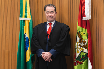 Desembargador Jaime Machado Júnior é empossado como juiz substituto do Pleno do TRE-SC