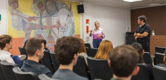 Estudantes de Direito da Unisul participam de visita técnica no TRE-SC. Créditos: Maurílio Quadros