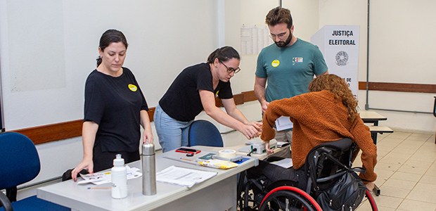 Justiça Eleitoral: autodeclaração de pessoas com deficiência contribui para garantir acessibilidade nas eleições Justiça Eleitoral: autodeclaração de pessoas com deficiência contribui para garantir acessibilid...