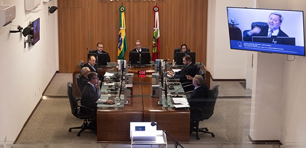 primeira-sessão-presidente Carlos Roberto da Silva preside sua primeira sessão Plenária no TRE-SC