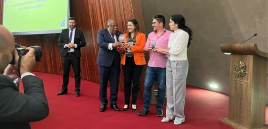 Justiça Eleitoral catarinense é premiada em Brasília por ações de cidadania