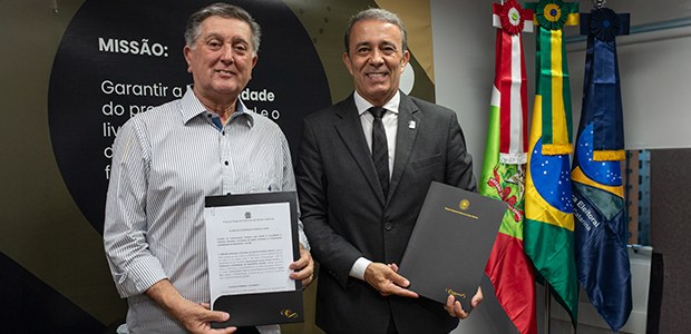 tre-sc-fecam-2 Justiça Eleitoral de SC e FECAM assinam termo de parceria para eleições de 2026