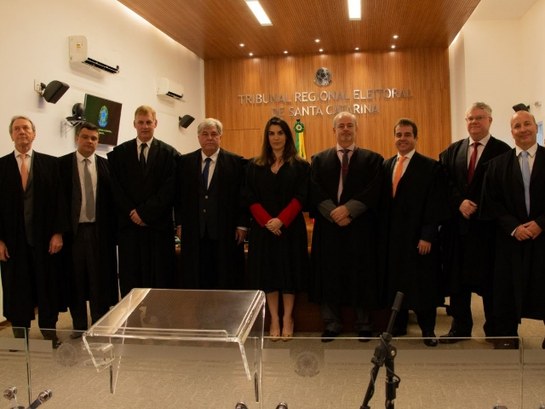 TRE-SC Imprensa Nova juíza substituta toma posse no Pleno do TRE-SC 2019 Nova juíza substituta toma posse no Pleno do TRE-SC