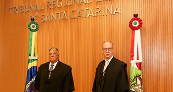 TRE-SC-Imprensa-Posse-Presidente-Vice Tomaram posse os desembargadores Fernando Carioni, como presidente, e Leopoldo Augusto Brüggeman...