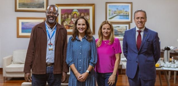 TRE-SC participa da Posse de Líderes Inacianos no Colégio Catarinense. Foto: Maurílio Quadros TRE-SC esteve presente na cerimônia de posse de 140 estudantes do Colégio Catarinense como Líder...