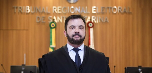 TRE-SC-posse-juiz-adilor Juiz Adilor Danielli toma posse como juiz substituto no TRE-SC