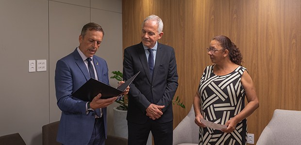 TRE-SC empossa nova analista judiciária, Maria Olivia Carvalho de Palma