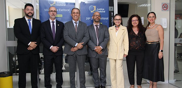 Vice-presidente do TRE-SC visita município de Rio do Sul para inauguração oficial de Cartórios E...