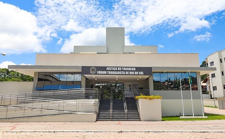 Cartórios eleitorais de Chapecó e Rio do Sul passam a funcionar em fórum trabalhista
