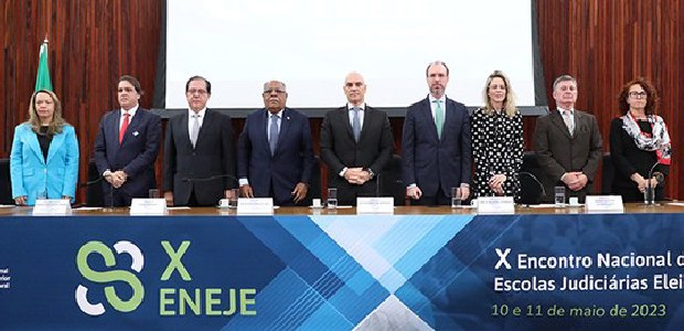 TRE-SC - TRESC e EJESC participam do X Eneje Diretor-geral do TRESC e vice-diretora da EJESC participam do X Eneje