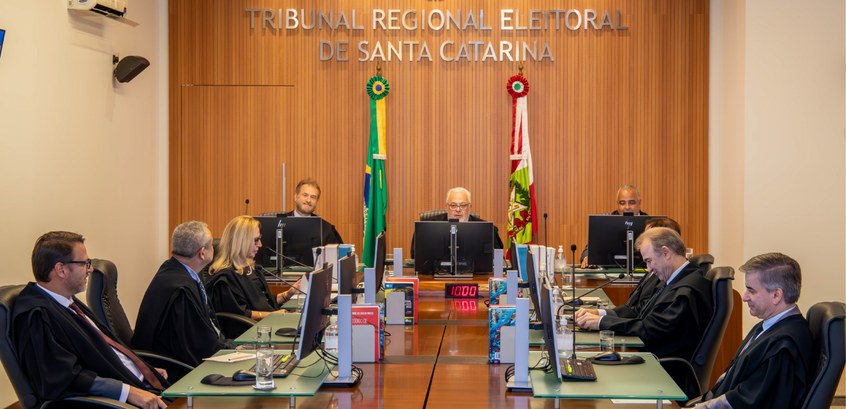 TRE-SC-última-sessão-presidente fotos plenário do TRE-SC na última sessão do presidente d'Ivanenko
