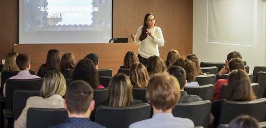TRE-SC recebe visita de estudantes da UNOESC
