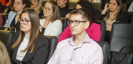 TRE-SC recebe visita de estudantes da UNOESC