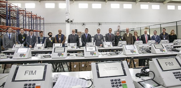 TSE-SC-Imprensa-visitaurnas-2022 Corte eleitoral visita depósito de urnas